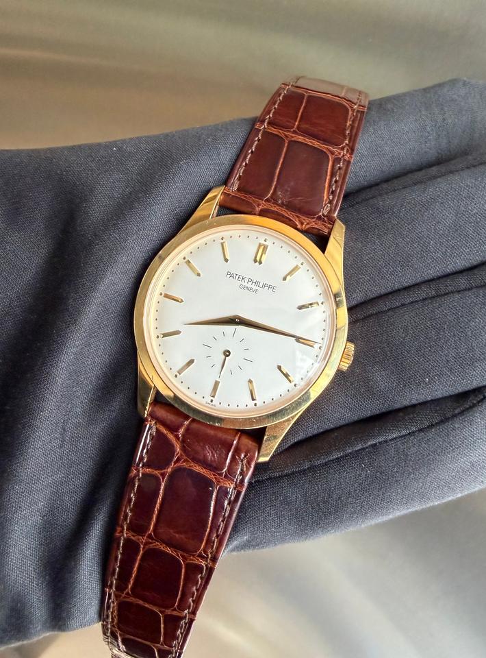 Patek Philippe Calatrava 5196J - Image 2