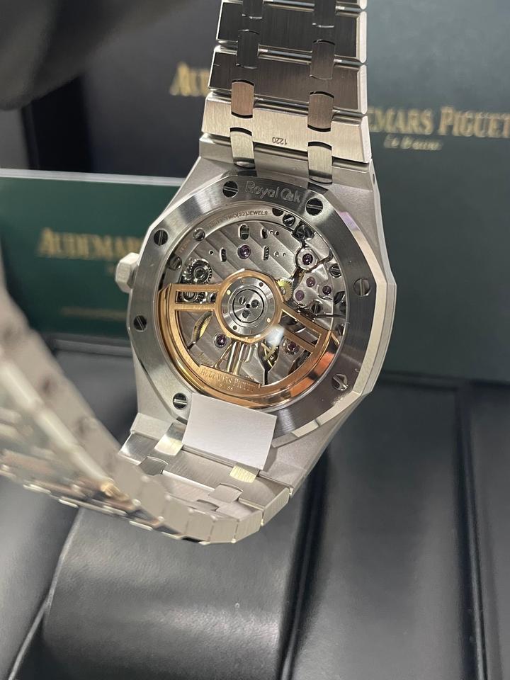 Audemars Piguet Royal Oak Selfwinding 41mm Stainless Steel Silver Dial - Image 4