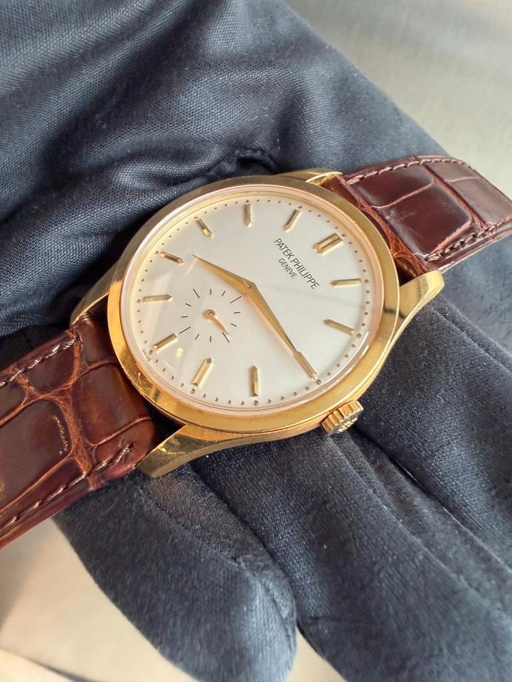 Patek Philippe Calatrava 5196J - Image 4