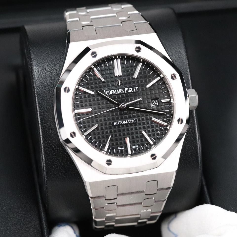 Audemars Piguet Royal Oak Complete 41mm Black Dial Steel Case Bracelet Selfwinding Automatic Date 15400ST - Image 3