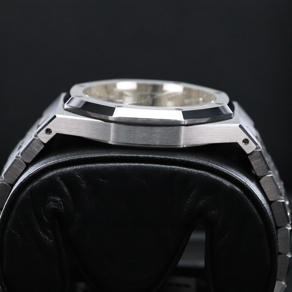 Audemars Piguet Royal Oak Complete 41mm Black Dial Steel Case Bracelet Selfwinding Automatic Date 15400ST - Image 5