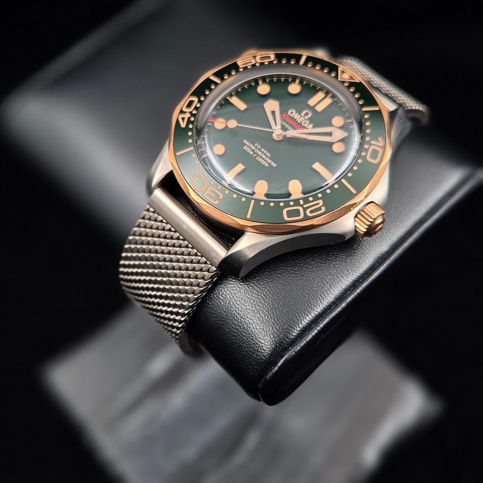 Omega Seamaster Diver 300 M Gold On Green Dial Full Set - 210.92.42.20.10.001 - Image 5