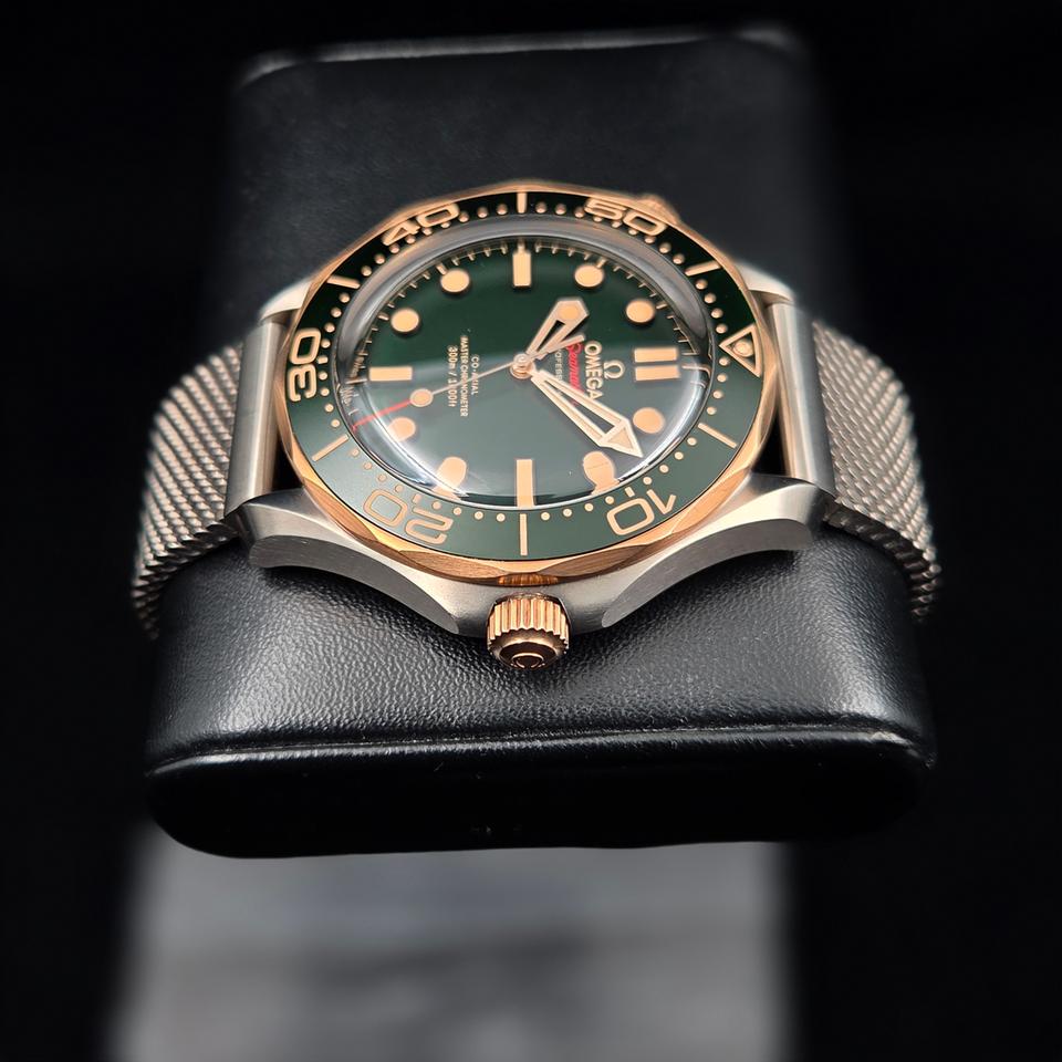 Omega Seamaster Diver 300 M Gold On Green Dial Full Set - 210.92.42.20.10.001 - Image 2
