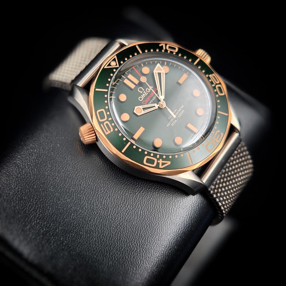 Omega Seamaster Diver 300 M Gold On Green Dial Full Set - 210.92.42.20.10.001 - Image 4