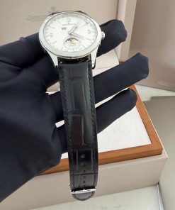 Alternative view of Jaeger-LeCoultre Master Calendar Full Set Lightly Polished to Like New Condition
