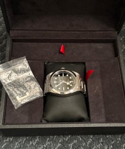 Alternative view of Tudor Black Bay Heritage Black Bay Box One extra link