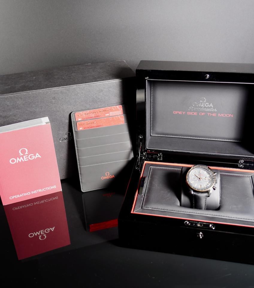 Omega Speedmaster Moonwatch Dark Side Of The Moon Sedna Black | Full Set | Excellent Condition - Image 2