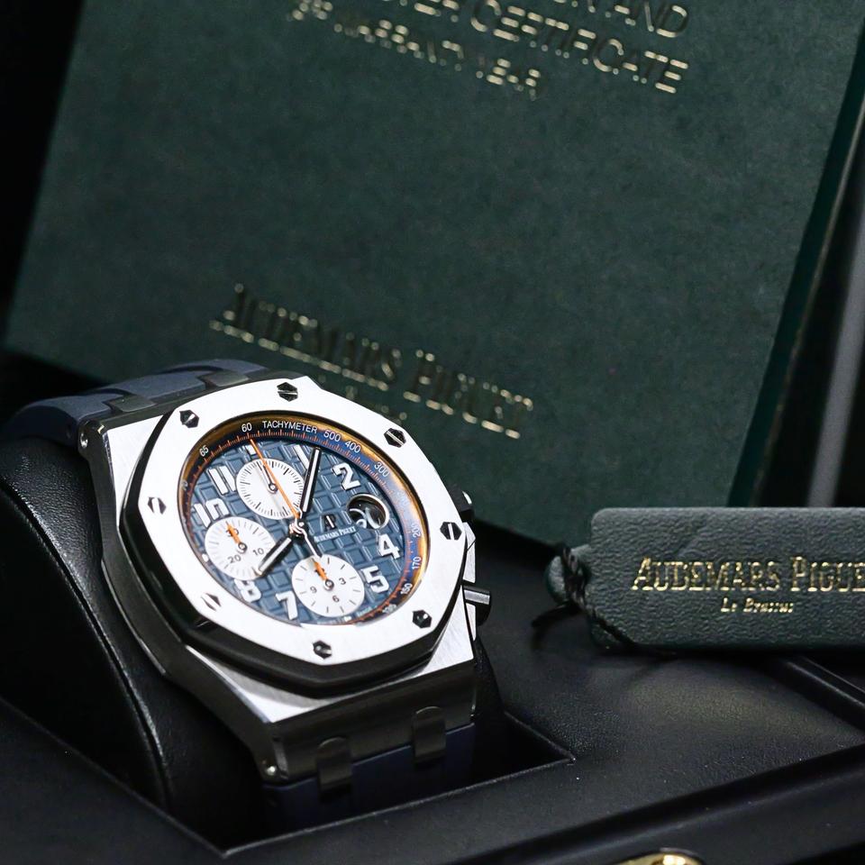 Audemars Piguet Royal Oak Offshore MINT FULL SET Royal Oak Offshore Chronograph “Navy” Blue Orange Accents Steel 42mm 26470ST - Image 2