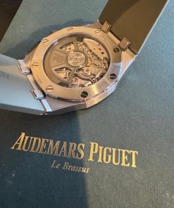 Alternative view of Audemars Piguet Royal Oak Offshore Chronograph Full set