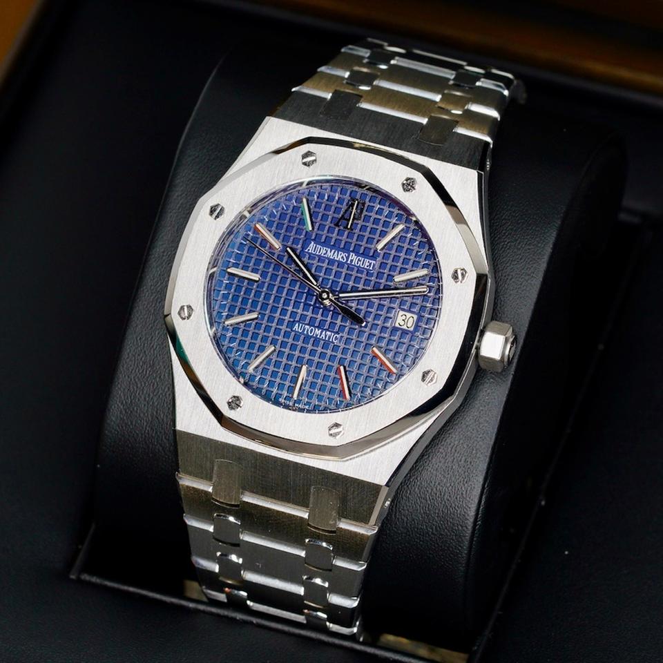Audemars Piguet Royal Oak 15300ST.OO.1220ST.02 “BLUE OAK” Blue Dial Stainless Steel 39mm - Image 6