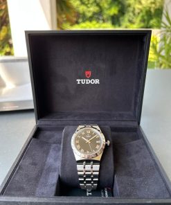 Alternative view of Tudor Royal
