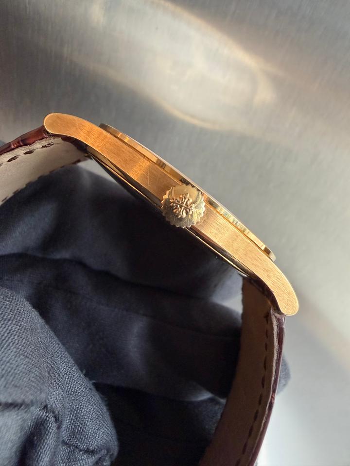 Patek Philippe Calatrava 5196J - Image 5