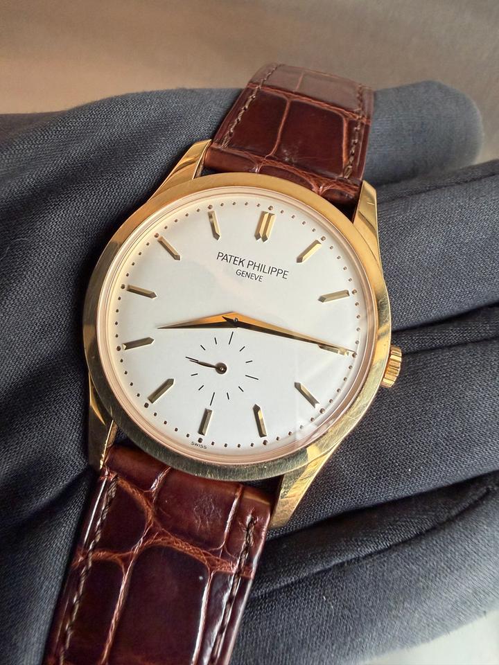 Patek Philippe Calatrava 5196J - Image 6