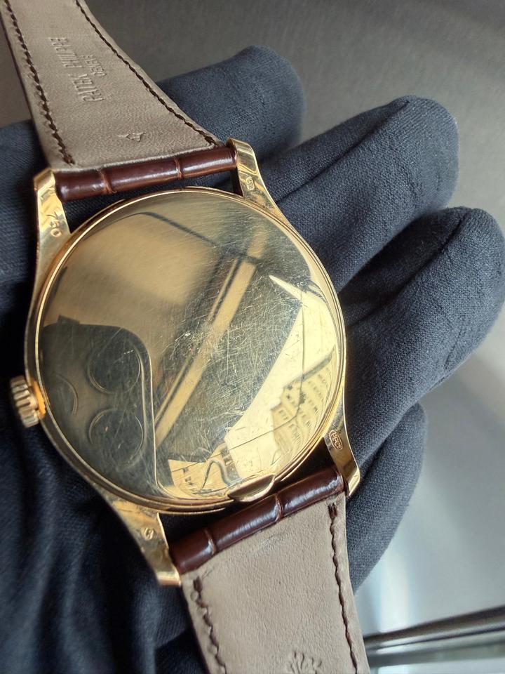 Patek Philippe Calatrava 5196J - Image 7