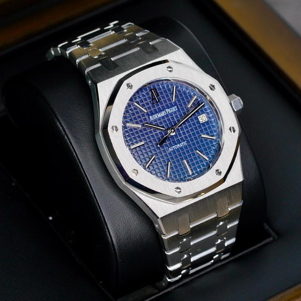 Audemars Piguet Royal Oak 15300ST.OO.1220ST.02 “BLUE OAK” Blue Dial Stainless Steel 39mm - Image 3